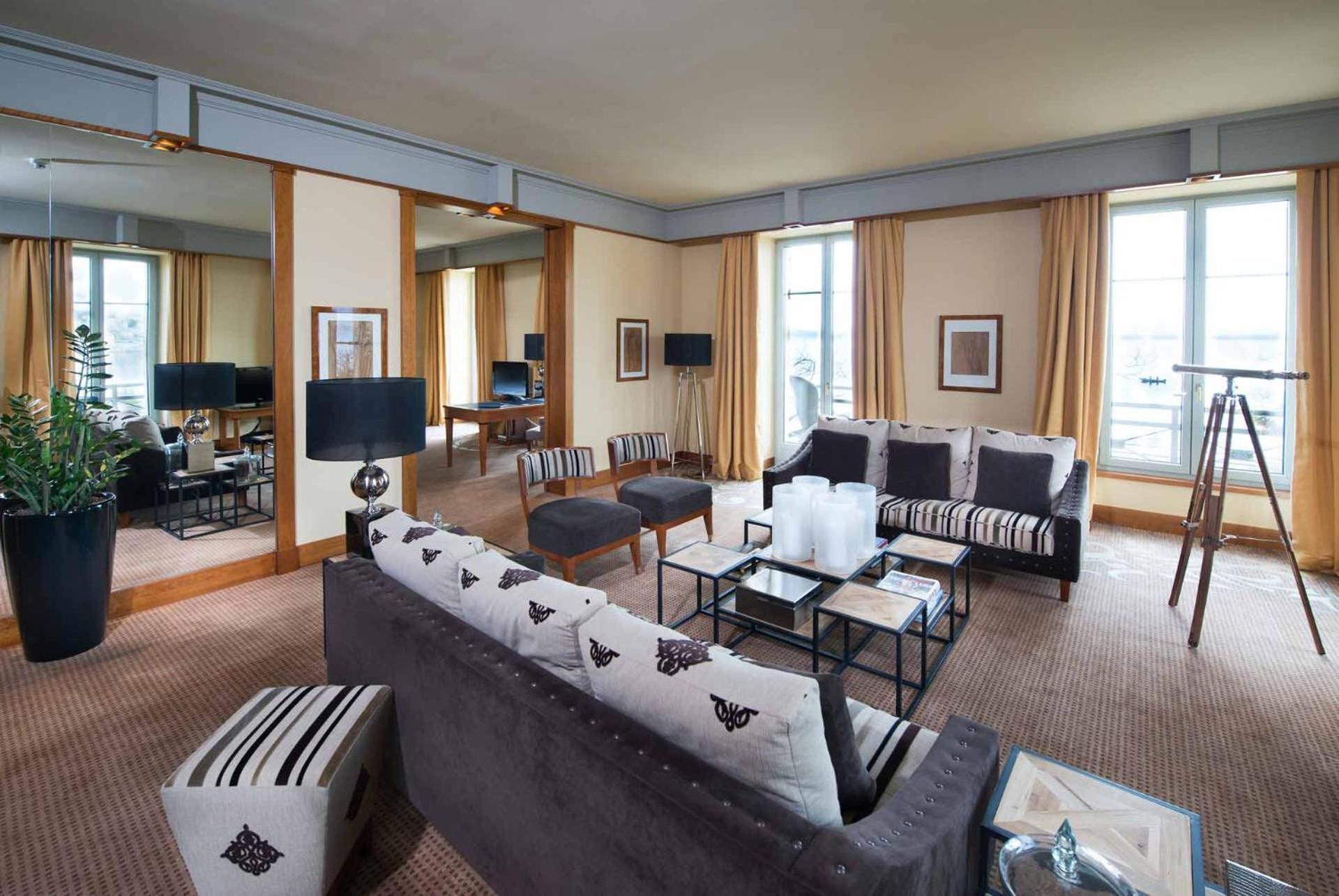 Beau Rivage Hotel Невшатель Екстер'єр фото A suite at the InterContinental